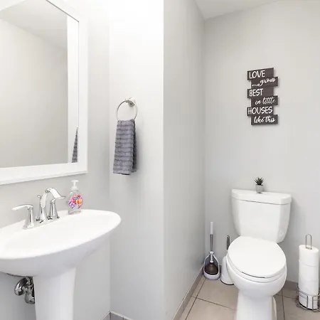 Luxury Downtown Townhome Private Garage Unit 9 Cleveland Extérieur photo