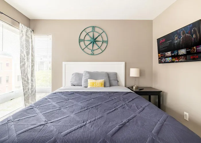 Luxury Downtown Townhome Private Garage Unit 9
