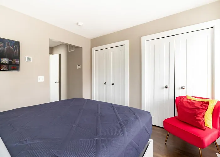 Luxury Downtown Townhome Private Garage Unit 9