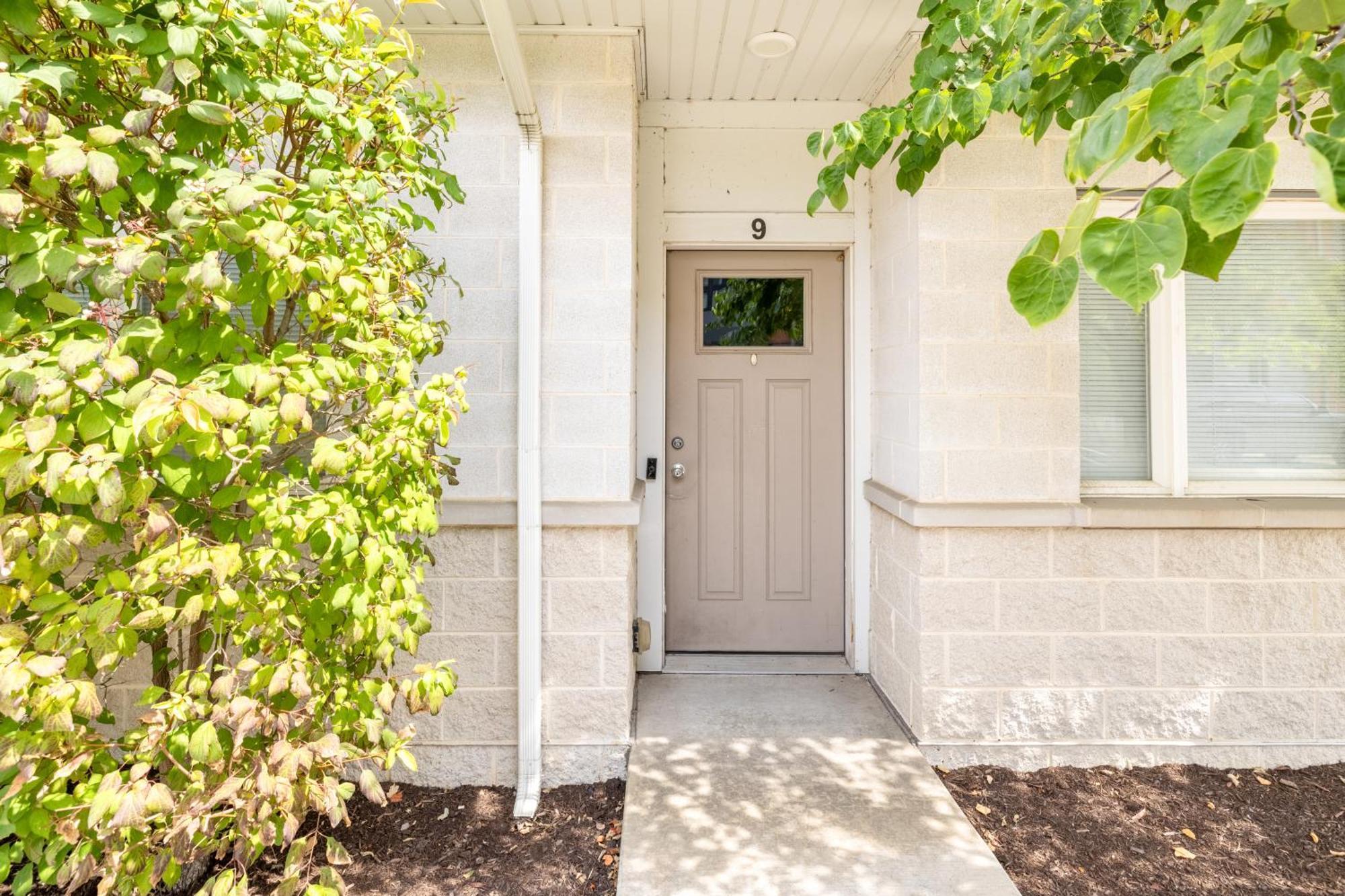 Luxury Downtown Townhome Private Garage Unit 9